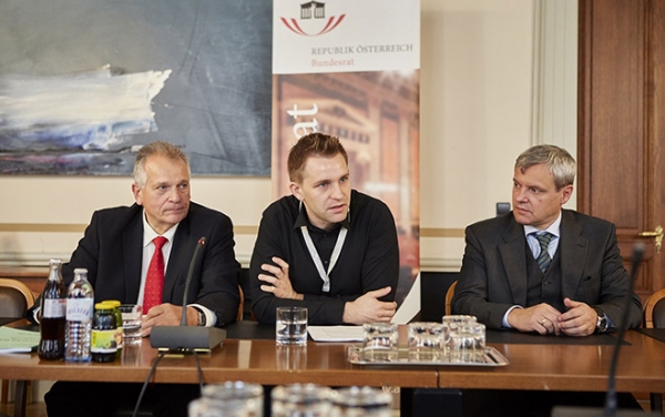 Foto: v.links: Bundesratspräsident Gottfried Kneifel, Maximilian Schrems, Andreas Kovar