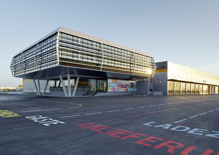 Foto: Prangl erwarb die Liegenschaft für das neue Headquarter noch während es Baus der neuen S1. Deshalb konnten in Absprache mit Asfinag und Stadt Wien zahlreiche Sonderwünsche berücksichtigt werden. 
