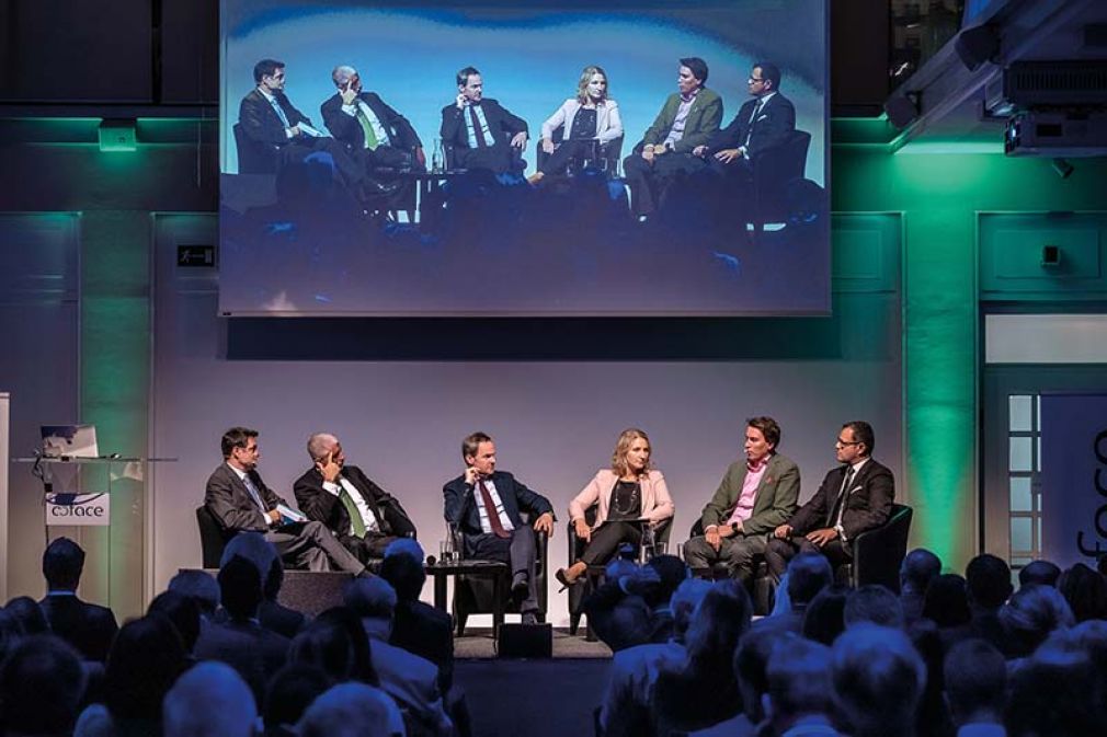 Foto: In der Podiumsdiskussion zum Thema »Mythos Disruption« gingen die Meinungen der  ExpertInnen auseinander. 