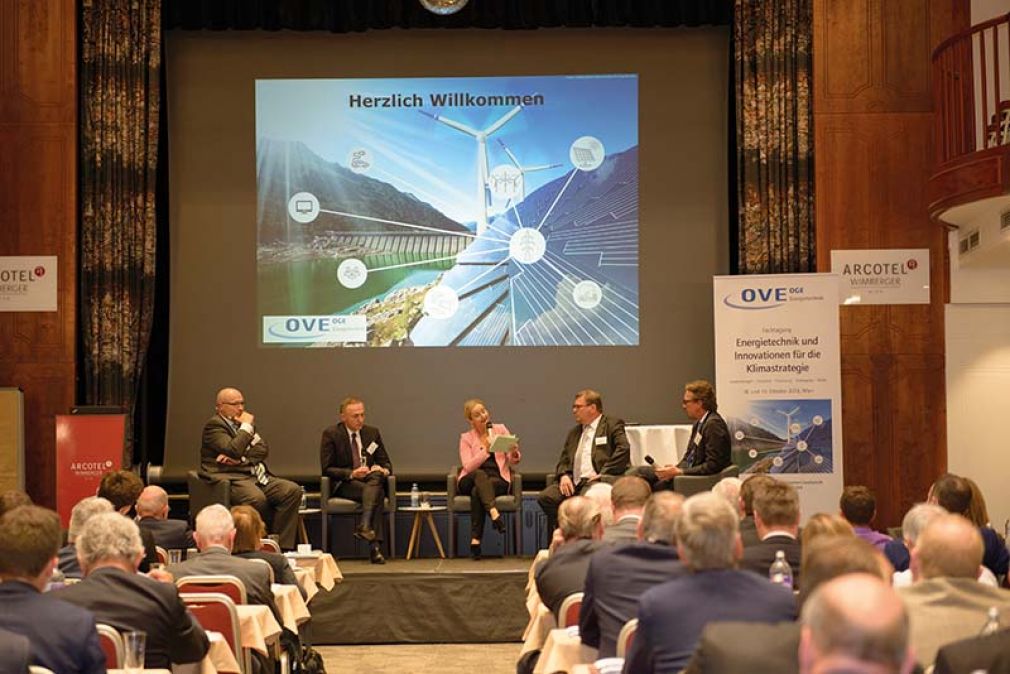 Foto: Eine Message bei der Tagung »Innovationen in der Energietechnik«: Durch den enormen Innovations- und Investitionsbedarf bietet sich für die Wirtschaft die Chance der weiteren Entwicklung und des Einsatzes neuer intelligenter energieeffizienter Technologien und Produkte – und damit ein wirtschaftlich prosperierendes Umfeld.