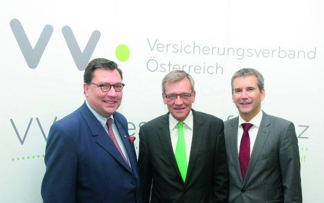 VVO-Generalsekretär Norman-Audenhove, Wiener Städtische-Chef Lasshofer und Uniqa-Chef Löger (v.li.): »Berufsbild völlig gewandelt.«