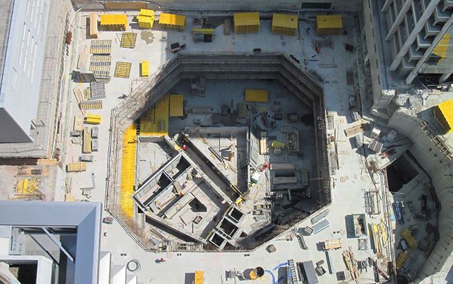 Während der Bauarbeiten in der engen Baulücke mussten auch die Auswirkungen auf die Nachbargebäude im Auge behalten werden.