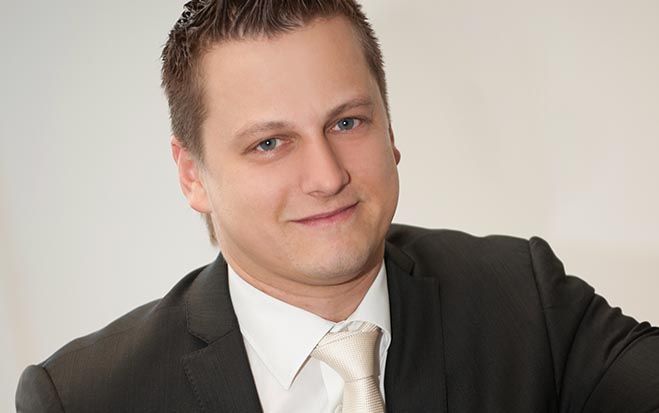 Klaus Trentler ist für seine Servicesparte derzeit auf der Suche nach gut ausgebildeten Fachkräften – mit Skills aus der IT ebenso wie Energietechnik und Elektronik.