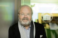 "Vor 20 Jahren haben die KV-Verhandlungen an einen Kampf in der Arena erinnert. Da sind wir uns gegenübergesessen und dann sind die Fetzen geflogen«, plaudert Hans-Werner Frömmel aus der Schule."