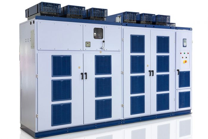 Die als Komplettsystem konzipierten Mittelspannungs-Umrichter MVW3000 ermöglichen eine schnelle Installation und Inbetriebnahme.