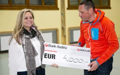 Foto: Spendenübergabe SchattenRace
