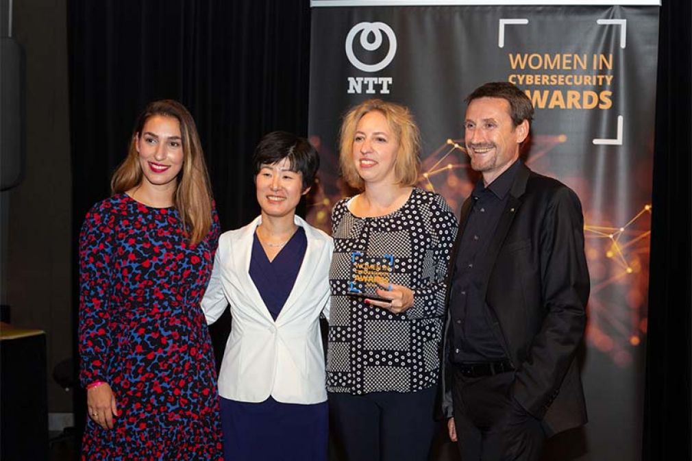 Foto: v.l.n.r: Tijen Onaran, Founder &amp; CEO, Global Digital Women; Mihoko Matsubara, Chief Cybersecurity Strategist, NTT Corporation; Rebecca Vogels, Founder &amp; CEO, All Of The Above; Kai Grunwitz, SVP EMEA, NTT Security 