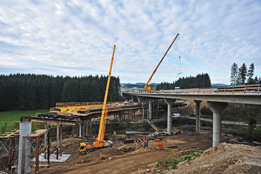  Im Ökosystem Bauen, das neben den Bau-Unternehmen auch Bauherren, Projektentwickler, Materialanbieter und Verleiher von Baumaschinen umfasst, werden aktuell weltweit 11 Billionen US-Dollar Wertschöpfung generiert. In den kommenden 15 Jahren sind zusätzliche Gewinne von jährlich bis zu 265 Mrd. Dollar möglich.