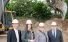 Foto: Baustart für Brauwärmeprojekt in Schwechat: Christian Huber, Braumeister Brauerei Schwechat; Gabriela Maria Straka, Brau Union Österreich; Bürgermeisterin Karin Baier und Gerhard Sacher, Geschäftsführer EVN Wärme.