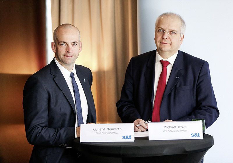 Foto: Michael Jeske und Richard Neuwirth: Das Duo an der Spitze bei der S&amp;T AG forciert mit dem Einstieg bei Kontron das Geschäfts­wachstum nun mit IoT-Lösungen und will Cloudservices auch in der Maschinenwelt vorantreiben.