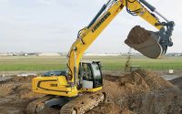 (Foto: Liebherr) Nur eine von vielen Premieren bei Liebherr, der Raupenbagger R 922. 