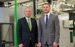 Christian Purrer und Josef Landschützer, Energie Steiermark, eröffnen eine neue Biomasseanlage in Roznava.