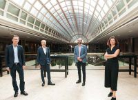 Foto: Über Leicht- und Massivbau diskutierten im Vienna Marriott Hotel Reinhold Lindner, Sprecher BauMassiv, Michael Pech, Vorstandsvorsitzender ÖSW, Bernd Höfferl, ProHolz Austria, und Renate Hammer vom Institute of Building Research &amp; Innovation.