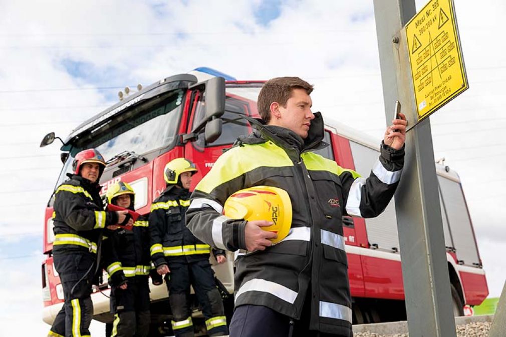 Foto: Der Stromnetzbetreiber APG stattet alle Strommasten mit QR-Codes aus.