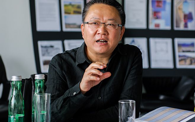 Wang Shu realisiert sein erstes     Projekt in Österreich. Report(+)PLUS sprach mit dem chinesischen Architekt und Hochschullehrer über seinen utopischen Traum. Foto: Christian Dusek/Wienerberger AG