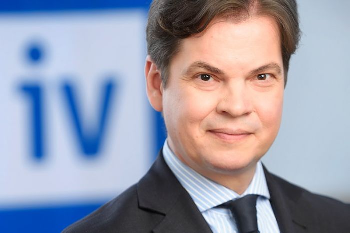 Christoph Neumayer, Generalsekretär der Industriellenvereinigung, erteilt der Forderung nach einer Maschinensteuer eine Absage.