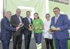 Christian Purrer, Energie Steiermark; Landeshauptmann Hermann Schützenhöfer, LH-Stellvtr. Michael Schickhofer, mit zwei Lehrlingen und Martin Graf, Energie Steiermark.