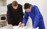 (Foto: photos.com) Die österreichischen Unternehmen wollen den Technikermangel mit Leiharbeitern und Arbeitskräften aus den neuen EU-Ländern kompensieren. 