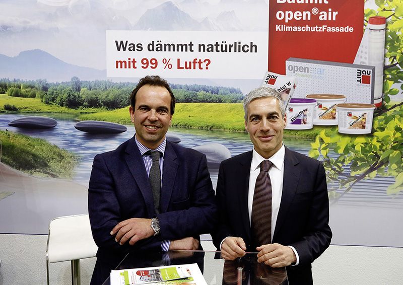 Foto: Während Robert Schmid (l.) erfreuliche Zahlen für Baumit International präsentieren konnte, musste Georg Bursik für die Wopfinger Baustoffindustrie ein leichtes Minus verkünden .