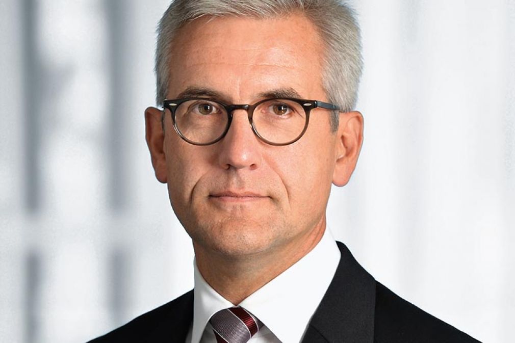 Ulrich Spiesshofer, CEO von ABB, berichtet über das &quot;Übergangsjahr&quot; 2017, in der unter anderem die große B&amp;R-Übernahme stattgefunden hat.