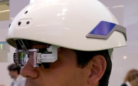 Foto: Industrie 4.0: Actemium präsentiert den "Smart Helmet“ zur interaktiven Arbeit der Zukunft