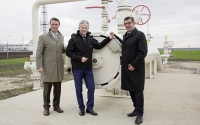 Eröffnung der Westschiene durch Markus Mitteregger, Rohöl-Aufsuchungs AG, Peter Layr, EVN, und Erich Juranek, Austrian Gas Grid Management AG.