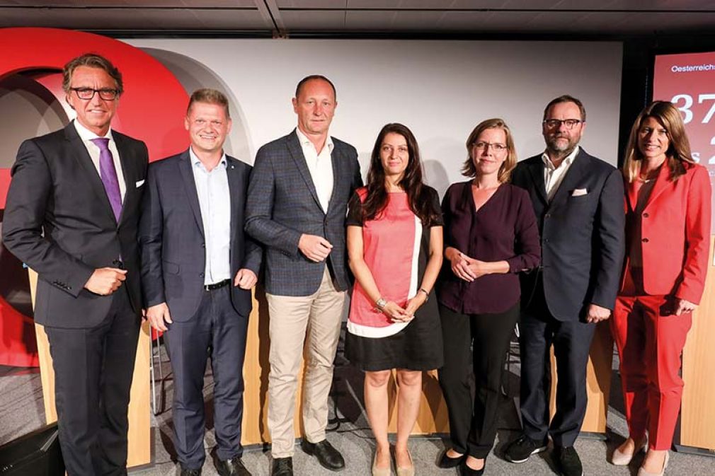 Foto: Leonhard Schitter (Oesterreichs Energie), Andreas Hanger (ÖVP), Axel Kassegger (FPÖ), Muna Duzdar (SPÖ), Leonore Gewessler (Die Grünen), Josef Schellhorn (NEOS) und ­Barbara Schmidt (Oesterreichs Energie).