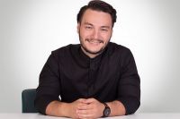 Silviu Reghin ist CCO und Leiter des Marketing- und Vertriebsteams bei CodeFlügel. Er hat bei der Konzeptionierung der Wo&amp;Wo AR App mitgewirkt.