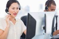 Foto: Callcenter-Mitarbeiter sollen mithilfe von künstlicher Intelligenz unterstützt und entlastet werden.
