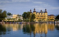 Foto: Das Schlosshotel Velden, Mitglied der weltweiten Hotelvereinigung »The Leading Hotels of the World«, überzeugt mit zeitlosem Luxus und vielen frischen Akzenten. 