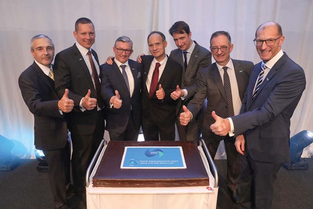 Foto: Das Management-Team von ENGIE in Feierlaune: Peter Stieger, Philipp Baumgartner, Jörg Heißenberger, Markus Colle, Jean-Marie Hubert, Etienne Jacolin und Robert Loidolt.