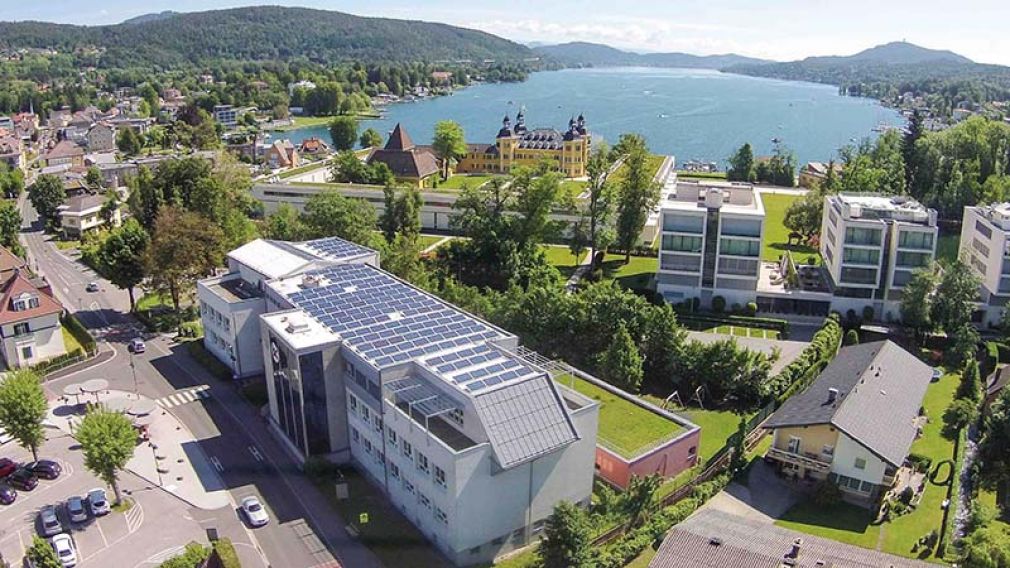 Foto: Wie hier bei einer Anlage in Velden kümmert sich Collective Energy um Planung, Finanzierung, Errichtung, Betrieb und Wartung der PV-Anlage.