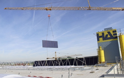 Kollektoren von Gasokol heizen Europas größtes vollsolares Industrieobjekt.