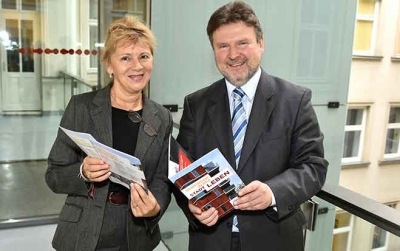 Claire Lévy-Vroelant von Paris – Habitat und Wohnbaustadtrat Michael Ludwig.
