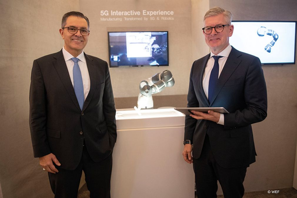 Sami Atiya, Leiter des ABB-Geschäftsbereichs Robotik und Fertigungsautomation, und Börje Ekholm, CEO von Ericsson, am World Economic Forum. Foto: ABB