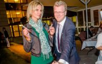 Heidi Schuller-Hrusa und Peter Aigner feiern Agenturjubiläum.