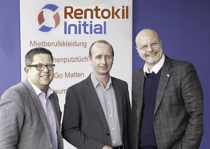 Foto: Vertriebsleiter Hannes Leblhuber, eww ITandTEL, mit Peter Draschan, Rentokil-Initial, und Klaus Kaißl, eww ITandTEL.