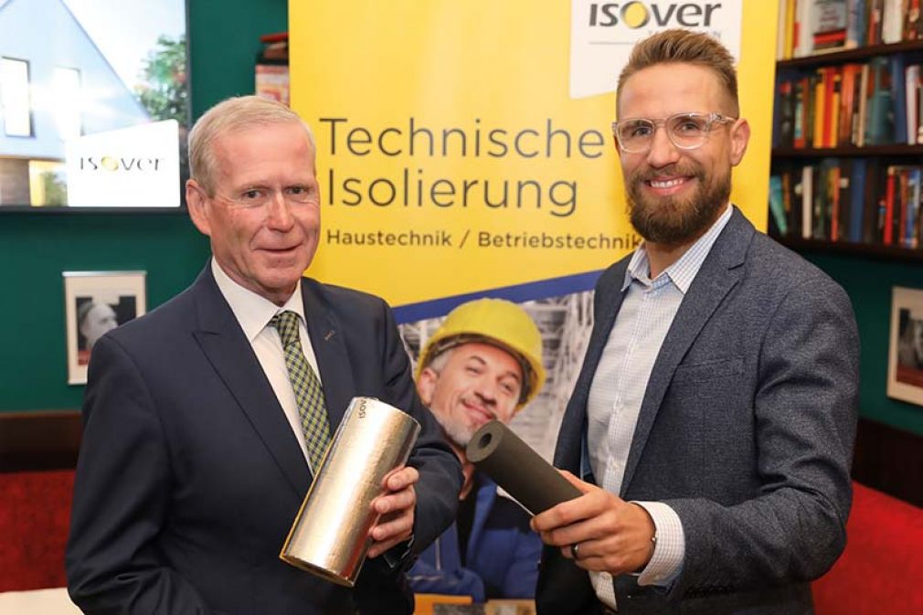 Foto: Isover-Vertriebsdirektor Franz Hartmann und Key Account Manager Martin Ehn-Kaufmann setzen auf neue Produkte auf Kautschukbasis zur Isolierung technischer Anlagen.
