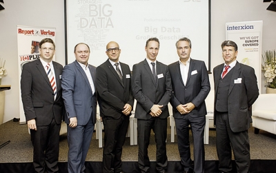 Foto: Diskussion zu Geschäftsmodellen.  Moderator Martin Szelgrad (Report) mit Daniel Fallmann 	(Mindbreeze), Gerhard Köhle (BRZ),  Gerhard Raffling (Commvault), Martin Madlo (Interxion) und Axel Quitt ( T-Systems).