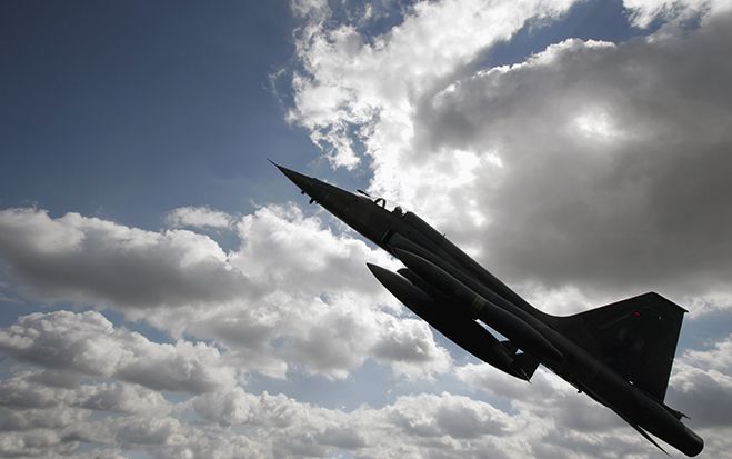 (Foto: photos.com) Cyber-Krieg. Hochspezialisierte ­Hacker  machten es möglich, dass zwölf israelische F15 unentdeckt in den syrischen Luftraum eindringen konnten. 