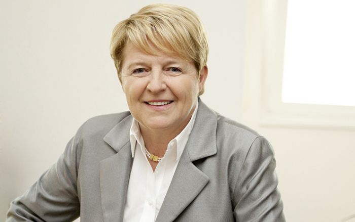 Unfreiwilliger Abschied. Topmanagerin Brigitte Ederer scheidet vorzeitig aus, der Siemens-Vorstand wird wieder ein reiner Männerbund.