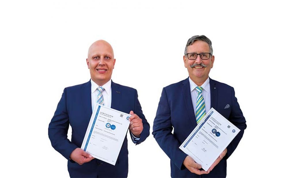 Foto: Helmut Hagn und Erich Kronfuss sind bei Phoenix Contact die Experten für Cyber Security und Netzwerktechnik.