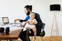 Stockfoto zum Thema &quot;Home Office&quot;: So kann tatsächlich niemand arbeiten. Foto: iStock