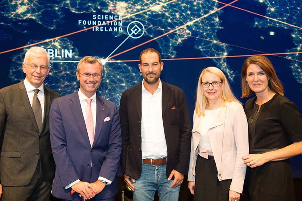 Foto: v.l.n.r.: FFG-Geschäftsführer Klaus Pseiner, Minister Norbert Hofer, DIA-Leiter Andreas Tschas, Ministerin Margarete Schramböck und FFG-Geschäftsführerin Henrietta Egerth.