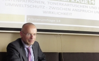 Der Rat von Helmut Pfeifenberger für ein grünes Kartuschenleben: Leere Tonerkartuschen beim Händler retournieren oder kostenlos an den Hersteller zurückschicken.